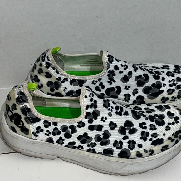OOFOS Women's Black White OOmg Eezee Low Snow Leopard Recovery Shoes Size W9 - Picture 3 of 9